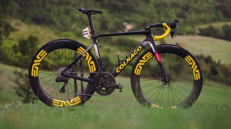 从粉色到黄色：Tadej Pogačar 的 Colnago V4R 获得环法自行车赛待遇