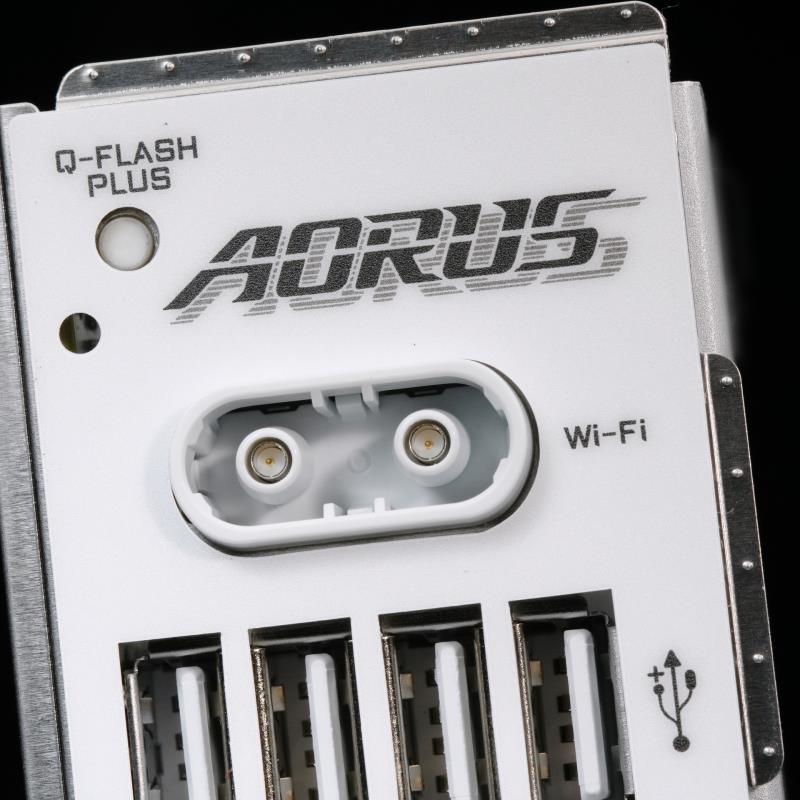 WIFI7、EZ-DIY、USB4和精美设计：技嘉X870/X870E AORUS ELITE主板带来更好的连接性、便利性和绚丽的美感